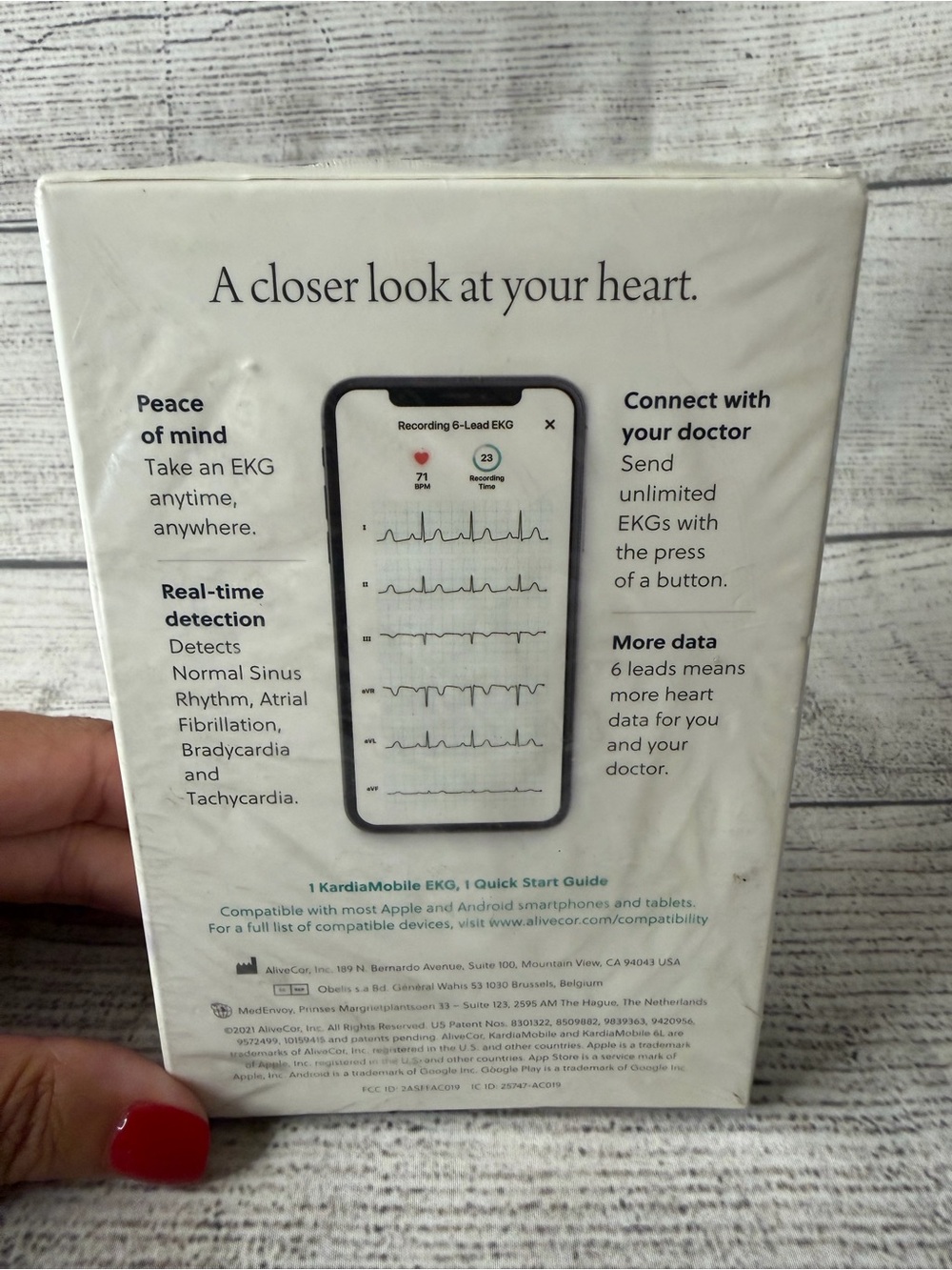 KardiaMobile 6L Portable EKG - White - Picture 3 of 3